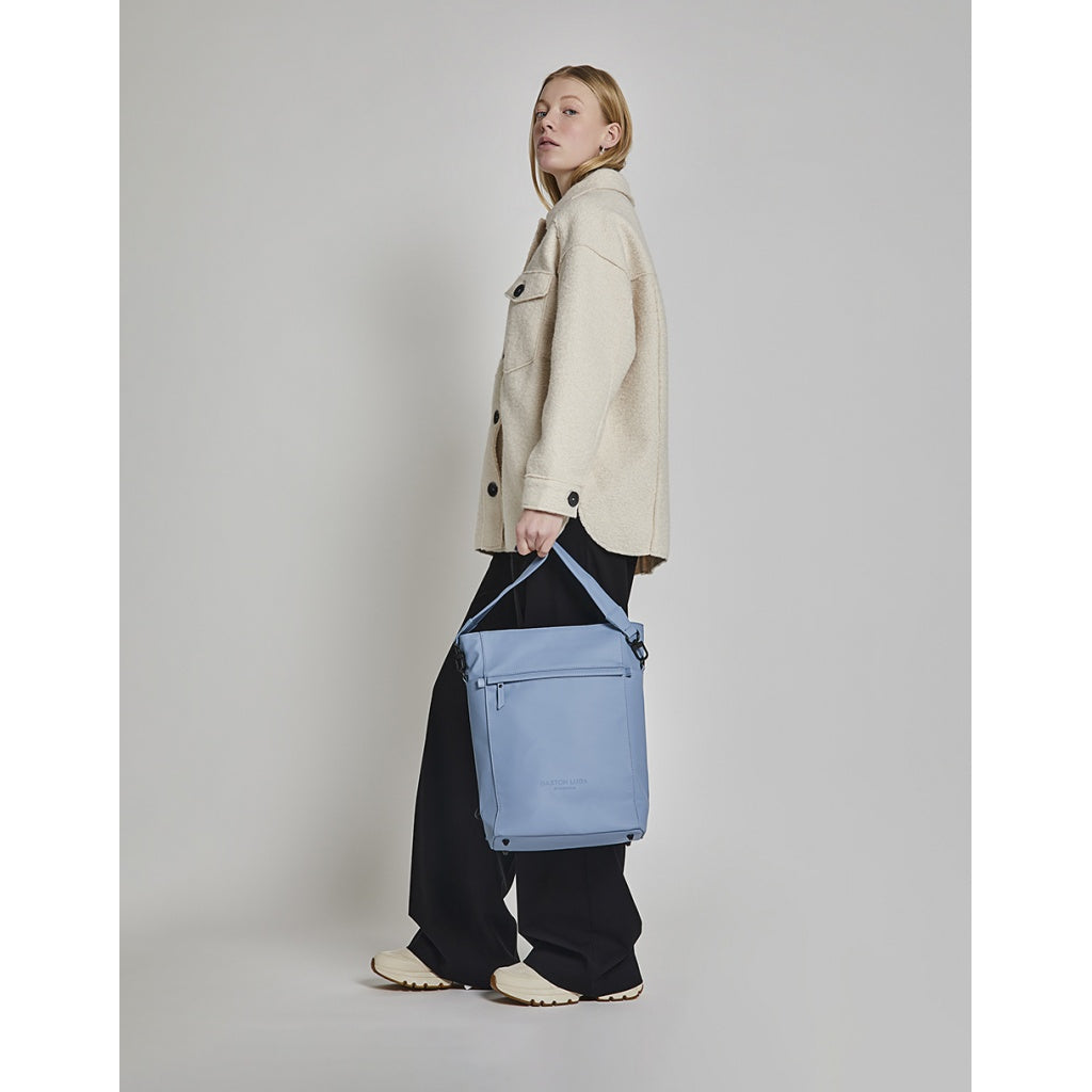Mochila Gaston Luga Tate 9104 Celeste Pastel 13"